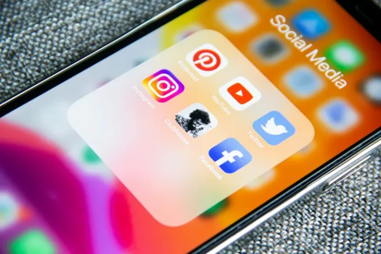 إدارة حملات سوشيال ميديا على الموبايل